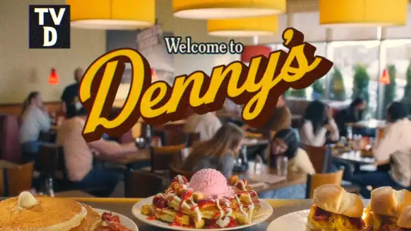 Denny's recurre a las comedias de situación retro para su nueva campaña publicitaria