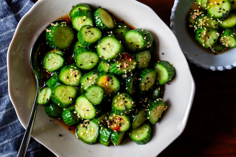 Ensalada de pepino con sésamo y vinagre de arroz