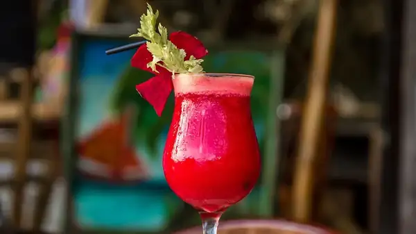 Convierte el tequila en un cóctel vibrante con un inesperado ingrediente vegetal