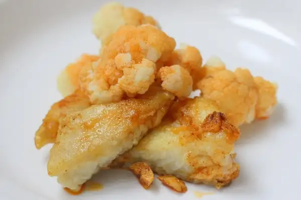 Cod with Cauliflower Recipe (Bacalao con Coliflor)