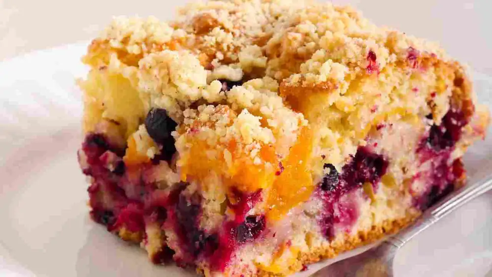 Today I'm preparing the crumble, but with berries, after dinner you'll make a great impression