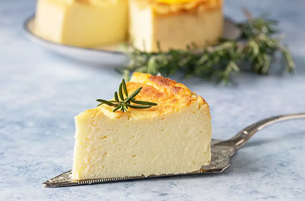 Tarta de queso con crema pastelera de Ewa Wachowicz. Ligera, esponjosa y que se deshace en la boca
