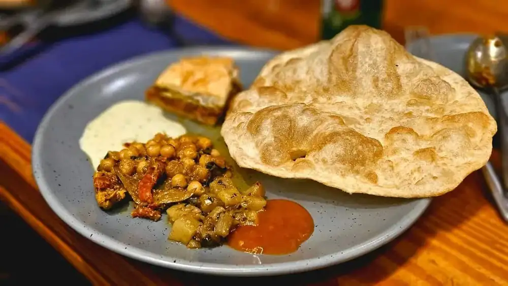 Puris suaves, esponjosos y menos grasosos: Masa, temperatura del aceite y errores que impiden que los puris se inflen