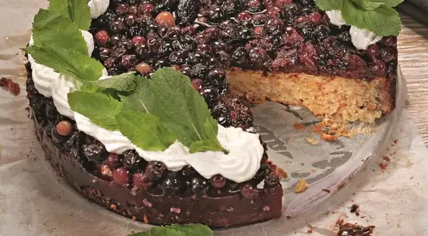 Almond cake with blackcurrants