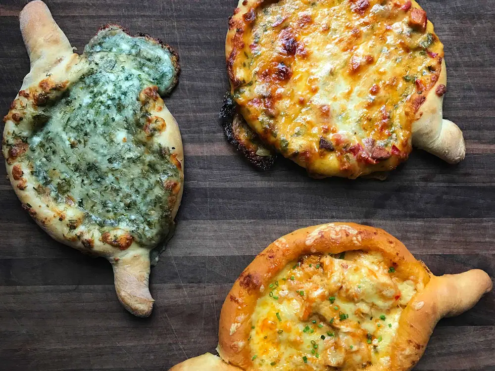 Convierte todo lo que tengas en tu nevera en un mágico pan de queso georgiano