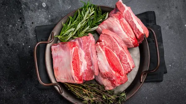 Para unas costillas más sabrosas, añade un chorrito de este vino
