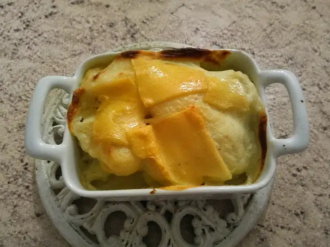 Gratinado de coliflor dorada al horno, el plato de octubre