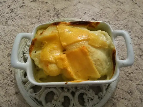 Golden baked cauliflower gratin, the dish of October