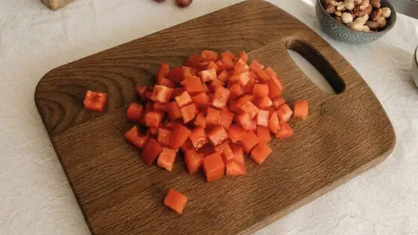 What's the purpose of the hole in the cutting board? A detail to consider