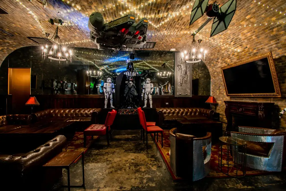 Take A Peek Inside Dallas’s Geeky New ‘Star Wars’ Themed Pop-Up Bar