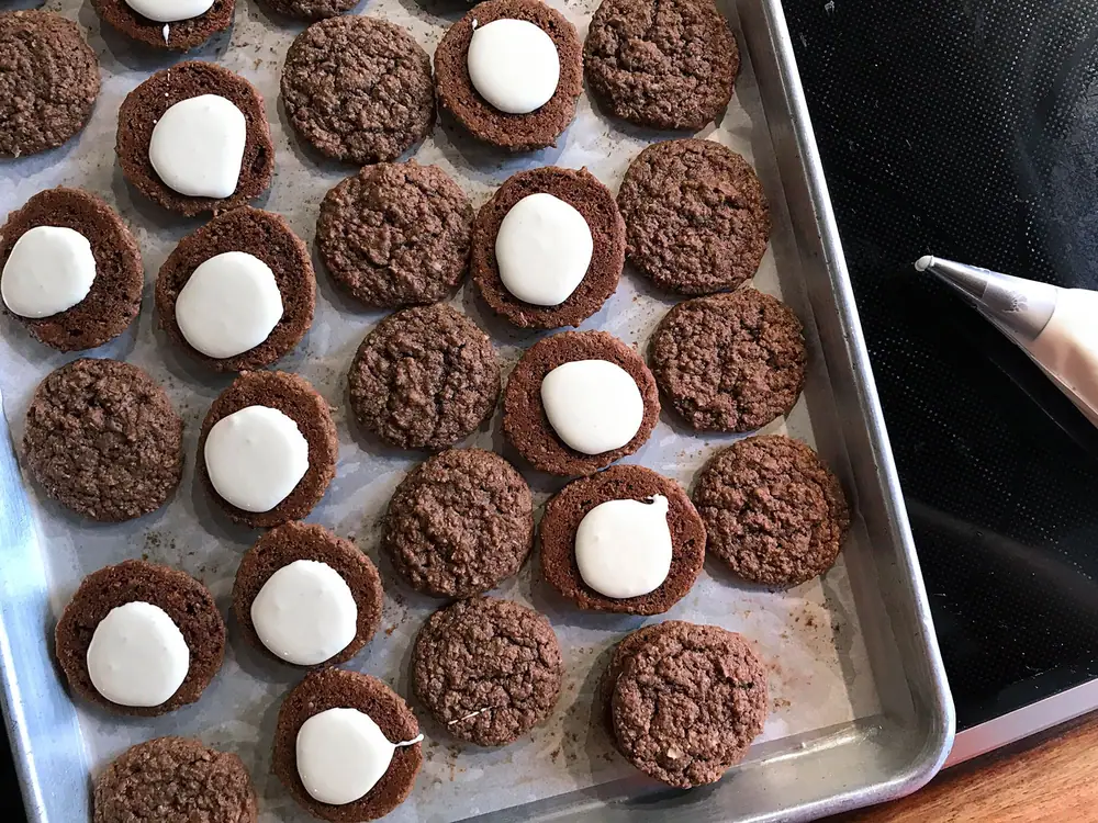 Oatmeal Creme Pies with Vanilla Marshmallow Creme