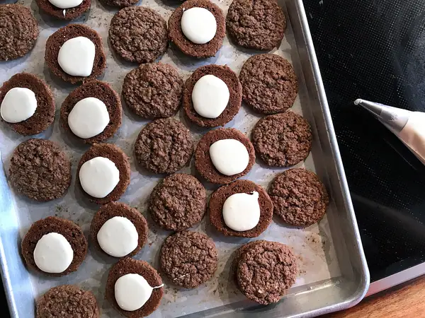 Oatmeal Creme Pies with Vanilla Marshmallow Creme
