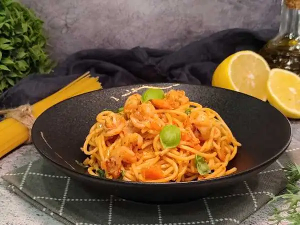 Pasta boloñesa con gambas