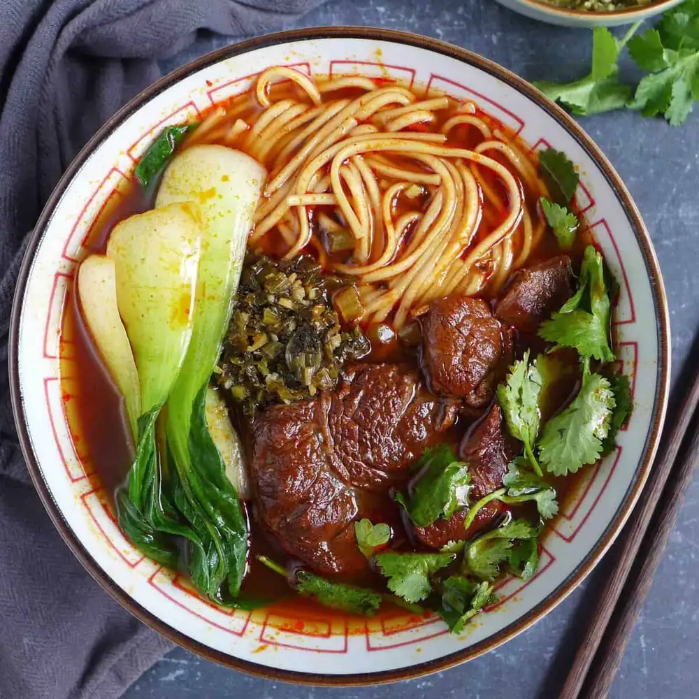 Taiwanese Beef Noodle Soup (红烧牛肉面)