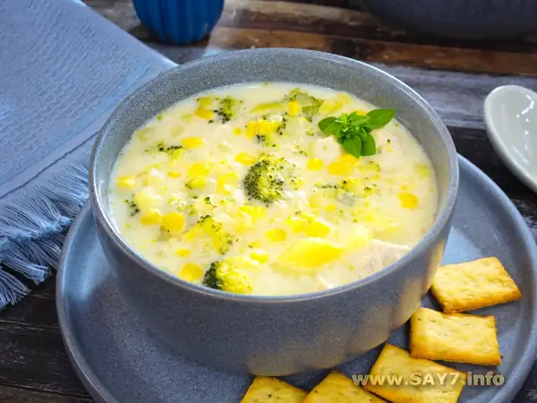 Cheese soup with chicken, broccoli and corn