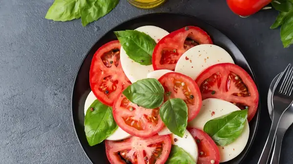 Una mozzarella de búfala cambia el resultado de una ensalada Caprese