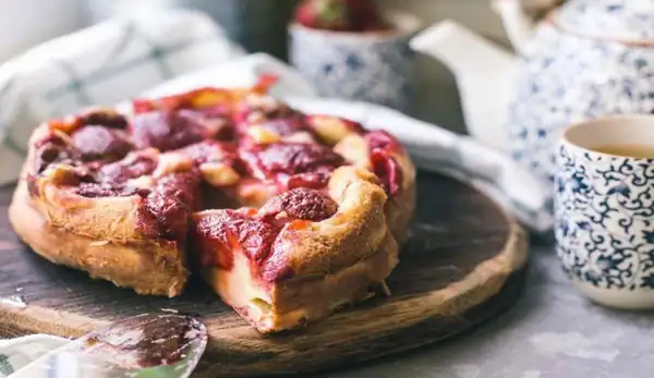 Clafoutis de fresa y vainilla
