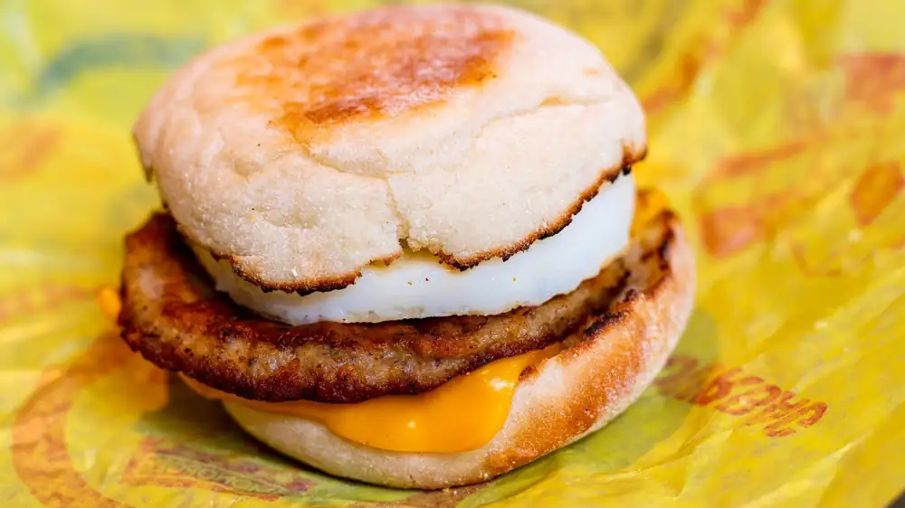 The One Way McDonald's Workers Are Never Supposed To Make Your Eggs
