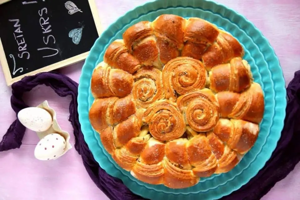 Serbian Easter Bread (Uskršnja Pogača)