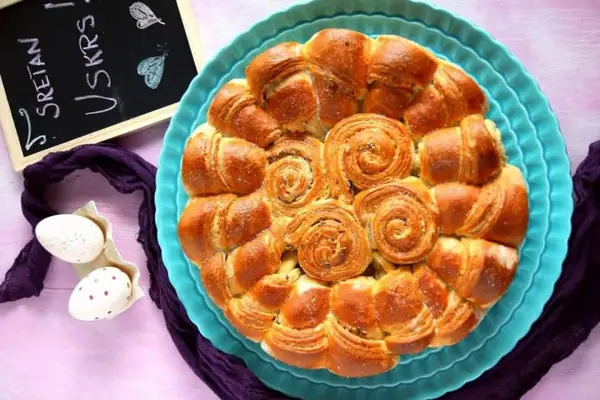 Serbian Easter Bread (Uskršnja Pogača)