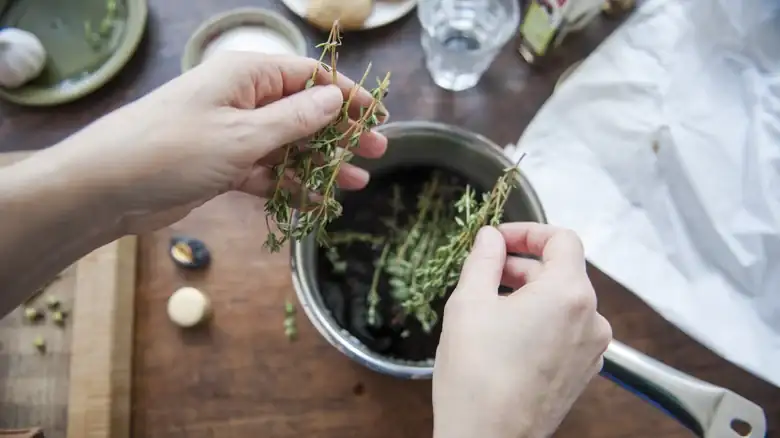The ratio for substituting dried thyme for fresh thyme