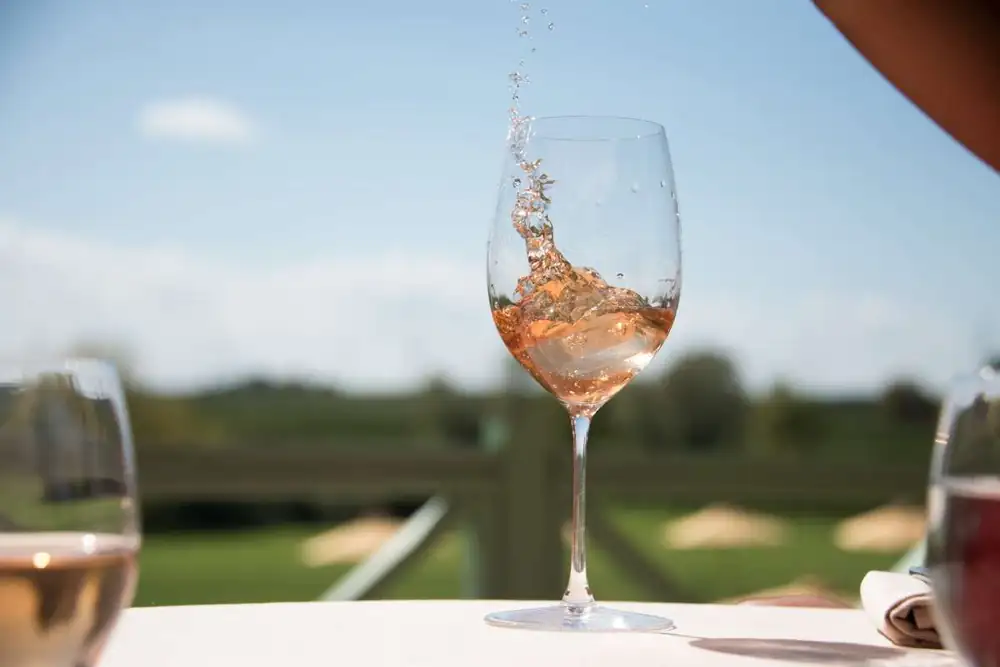 Chiaretto di Bardolino: Italian summer in a glass of rosé
