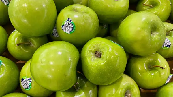 You're Better Off Buying Fruit With The Stickers Intact For This Unexpected Reason