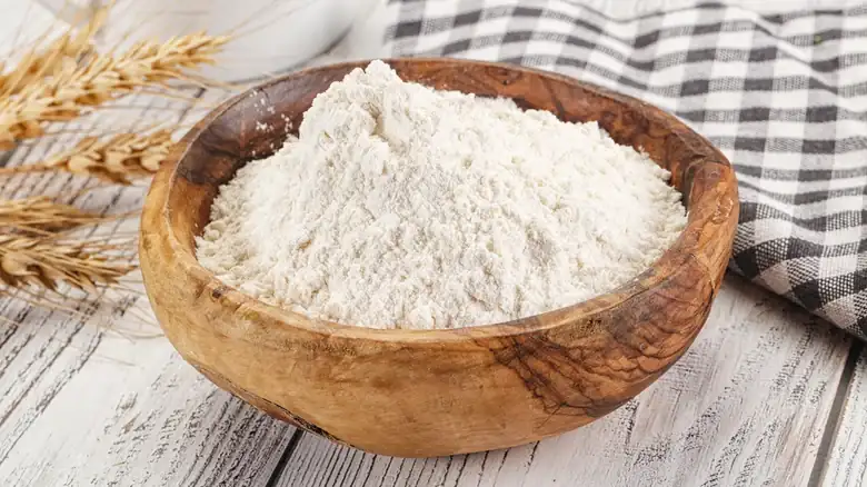 Bleached flour vs. unbleached flour: What's the difference when baking cakes?