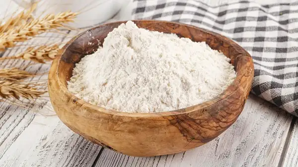 Bleached flour vs. unbleached flour: What's the difference when baking cakes?