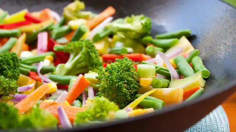 How To Stir-Fry Frozen Veggies For A Deliciously Crisp Finish