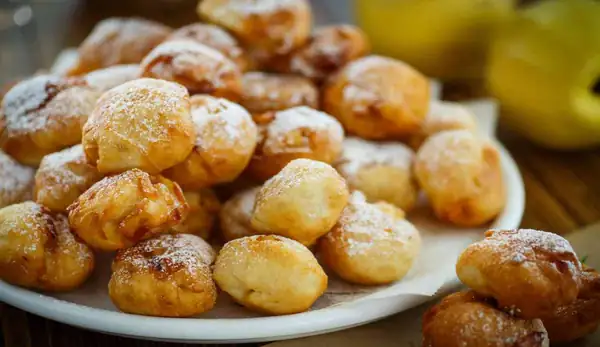 Sweet morsels with chocolate custard