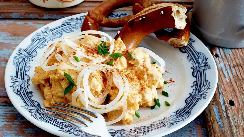 Bavarian cuisine: hearty meats, Brotzeit and sweet desserts