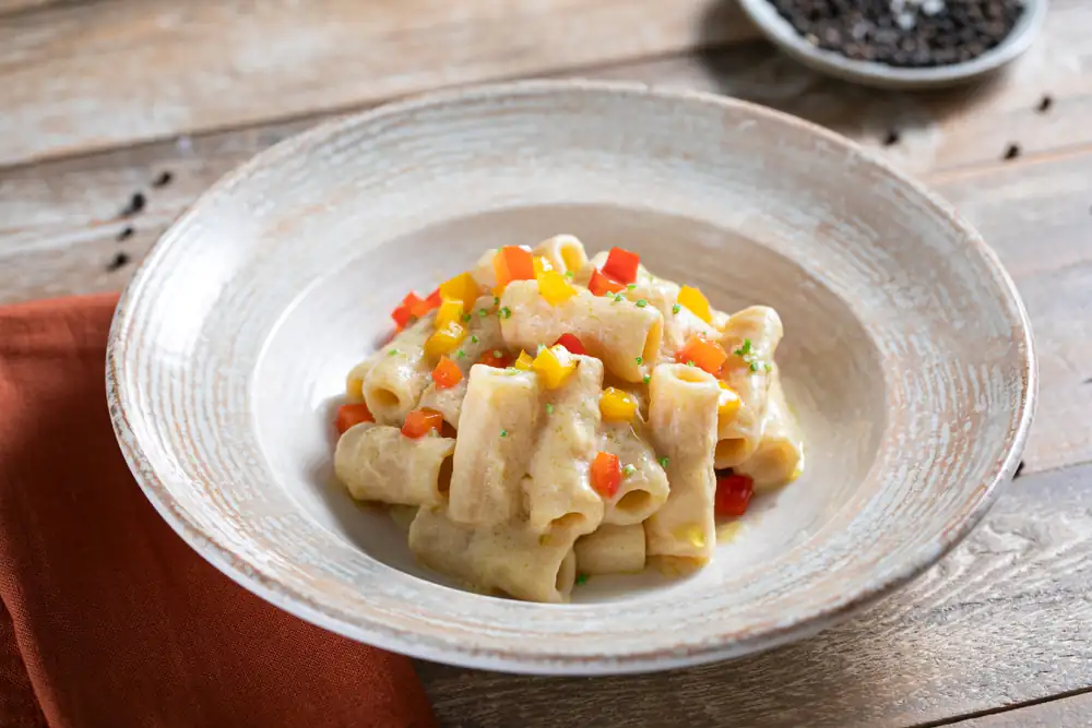 Creamy chickpea and roasted pepper pasta