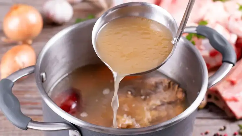 How to quickly cool a pot of broth to prevent bacterial growth