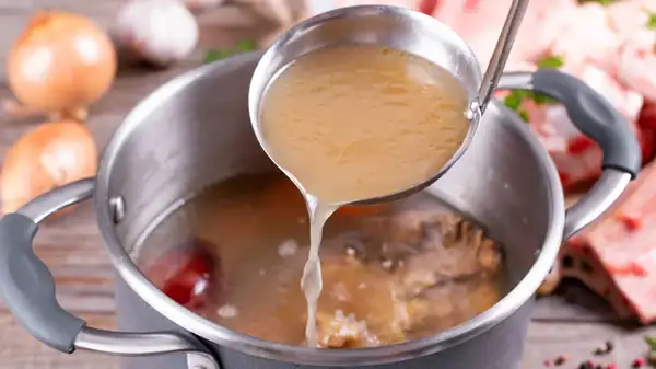 How to quickly cool a pot of broth to prevent bacterial growth