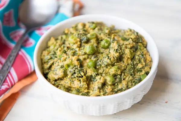 Receta saludable de Methi Matar Malai