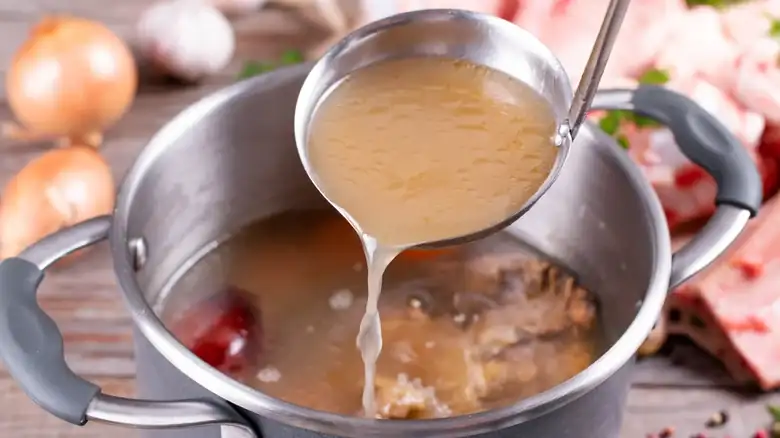 How to remove fat from broth using ice or a syringe