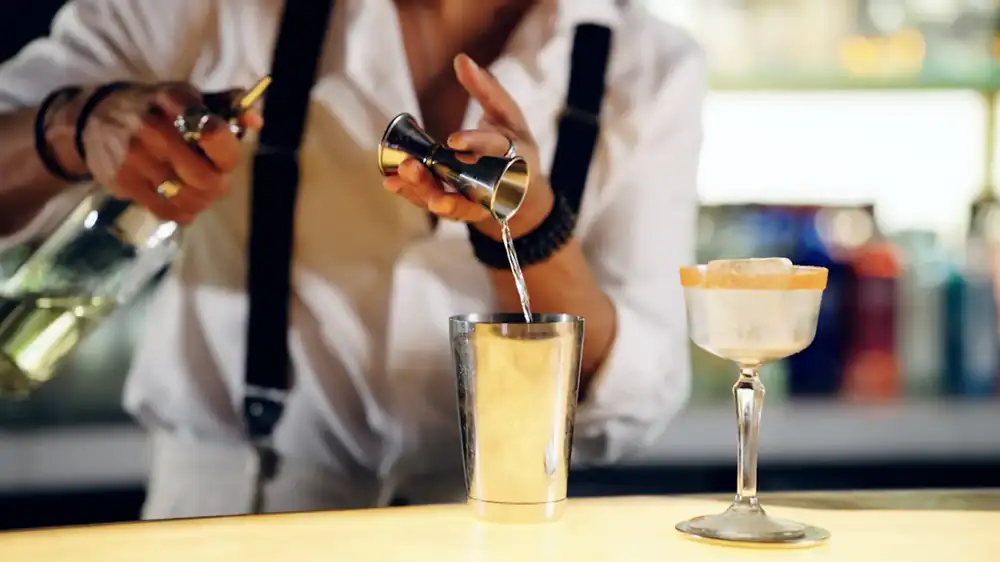 “We don’t have time for that”: this request, which customers find friendly, annoys many bartenders