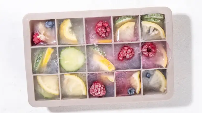 How To Make Gorgeous Cocktail Garnishes With Ice