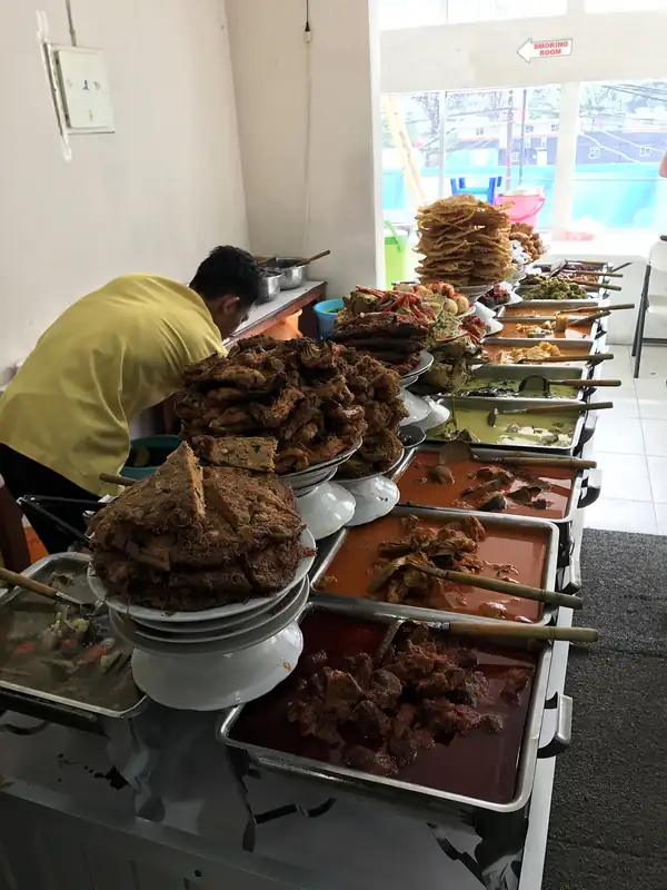 This '00s Buffet-Style Pizza Chain Quietly Vanished, And You Probably Didn't Even Notice