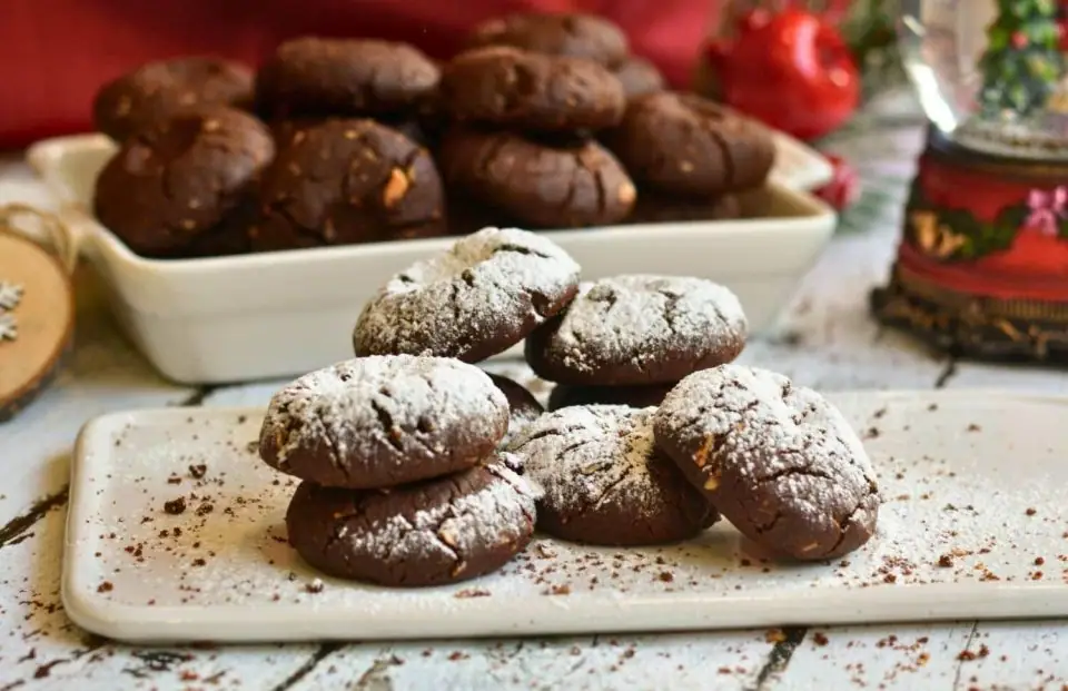 Kourabiedes de chocolate: Galletas griegas de mantequilla y chocolate