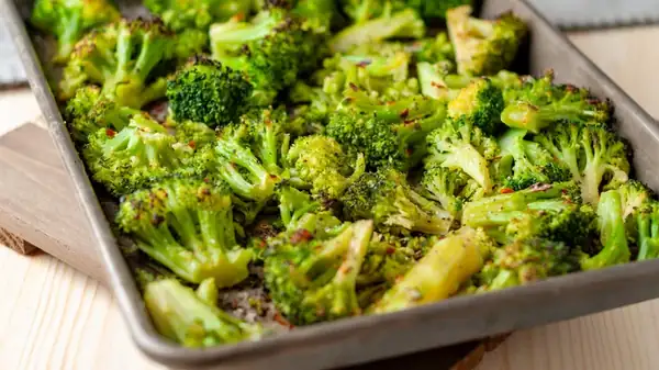 Make Broccoli That Dazzles By Giving It The Cacio E Pepe Treatment
