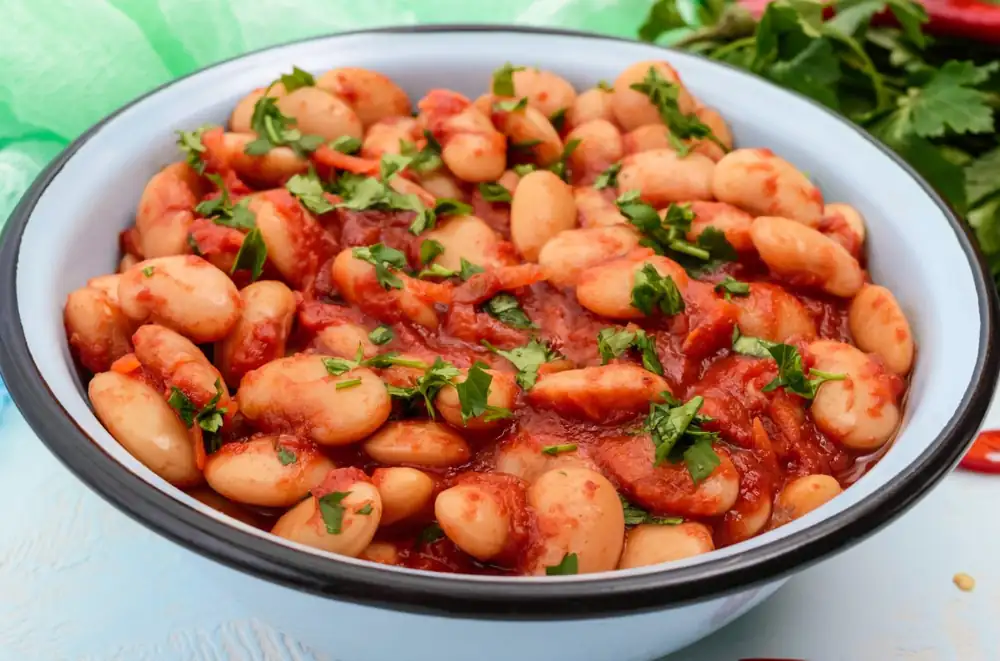 Los buenos cocineros siempre añaden judías al horno a su ensalada. Un pequeño cambio marca una gran diferencia