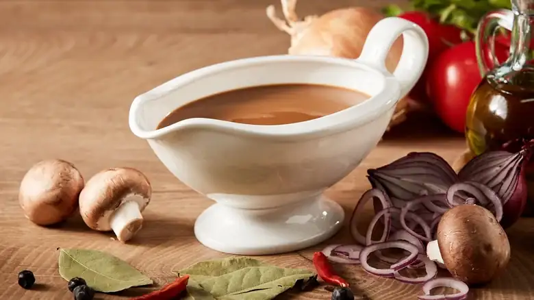 Una solución rápida y sencilla para rescatar una salsa grasienta