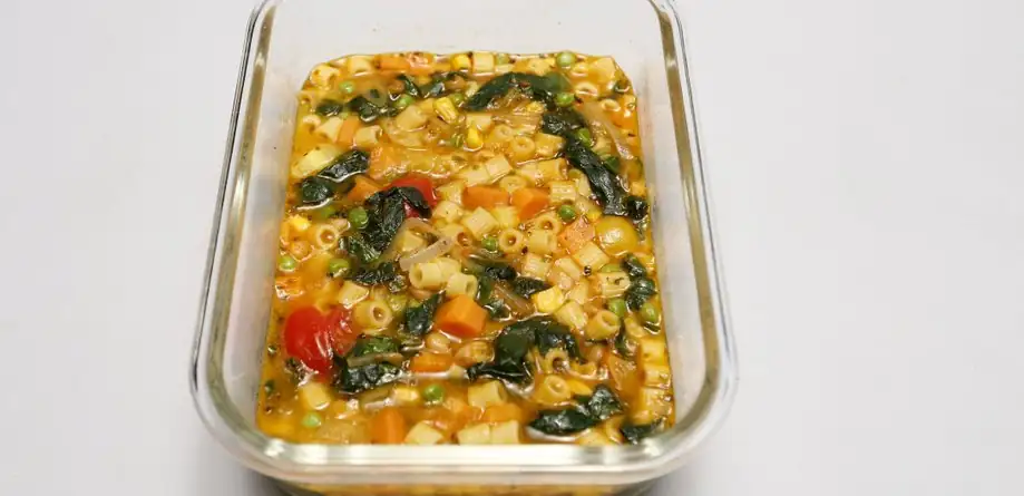 Luka probando la sopa minestrone: “Me duele el estómago”