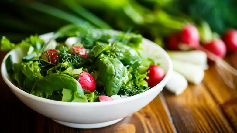 The Simple Science For Avoiding A Sad Soggy Salad