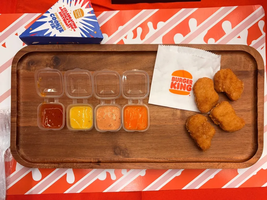 Burger King renovó por completo sus nuggets de pollo. Aquí te mostramos cómo se comparan con los originales
