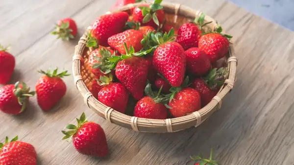Peeling strawberries reveals a sweeter flavor and a finer texture