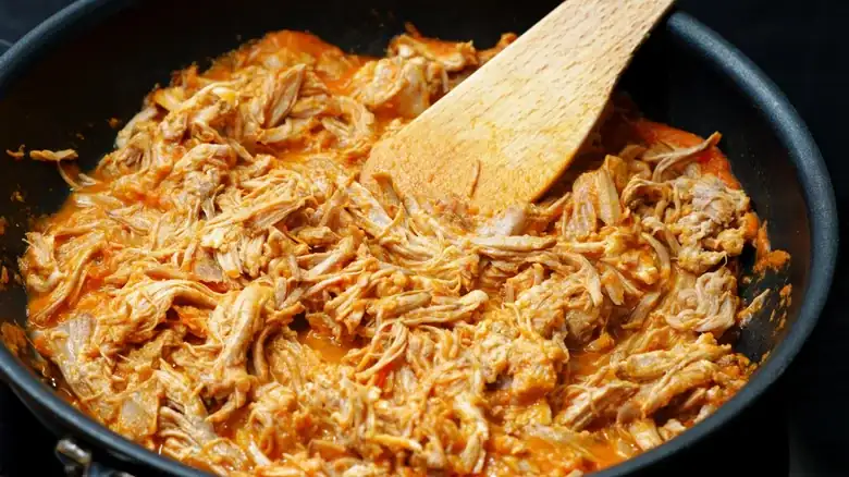Cómo convertir las sobras de cerdo desmenuzado a la barbacoa en otra comida deliciosa