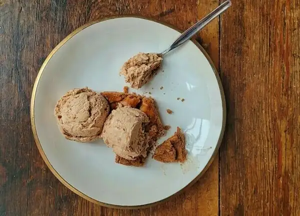 Two-ingredient chocolate cake
